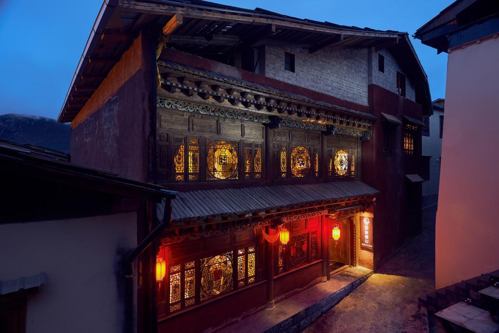 Jiumi Snow Mountain Original Art Hotel Shangri-La Exterior photo